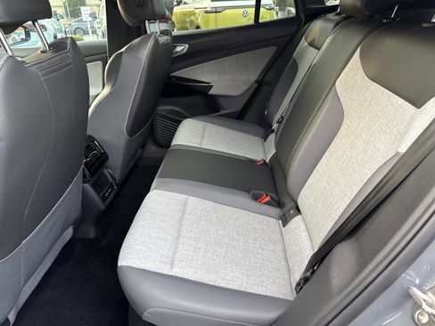Certified 2023 Volkswagen ID.4 Pro image 11