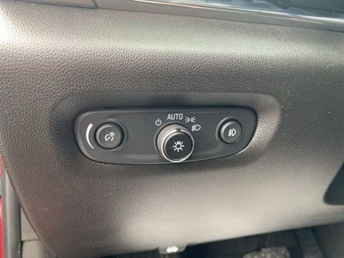 Used 2021 Chevrolet Traverse RS AWD/4WD image 16