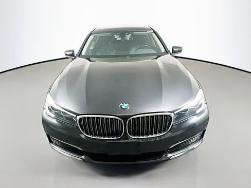 Used 2019 BMW 740i xDrive AWD/4WD image 2