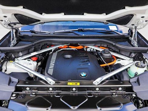 Used 2026 BMW X5 xDrive50e w/ Executive Package image 26