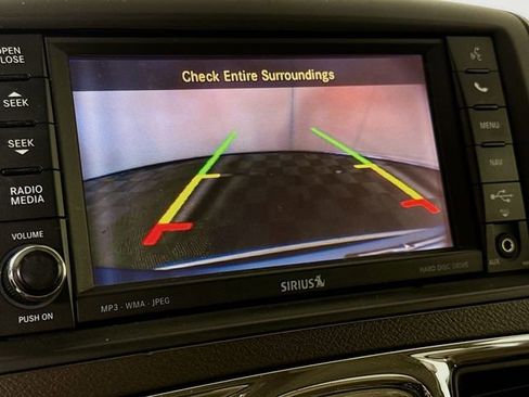 Used 2013 Chrysler Town & Country Limited w/ Luxury Group FWD image 17