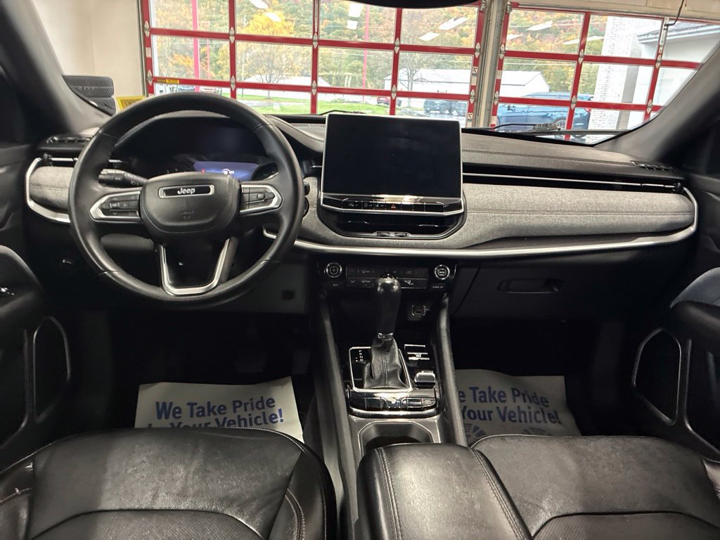 Certified 2023 Jeep Compass Latitude AWD/4WD image 15