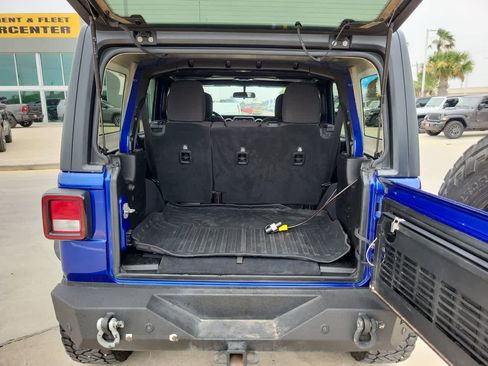 Used 2019 Jeep Wrangler Unlimited Sport S AWD/4WD image 27