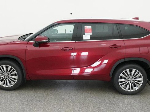 New 2026 Toyota Highlander Platinum AWD/4WD image 5