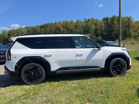 New 2026 Kia EV9 GT-Line image 4