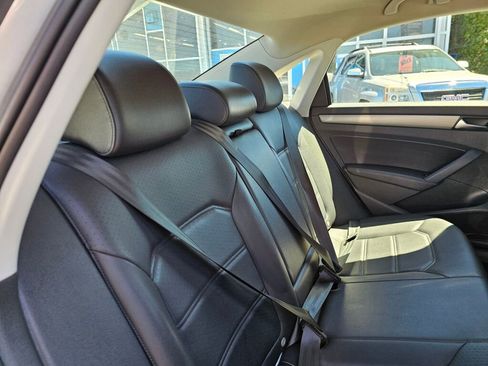 Used 2014 Volkswagen Passat 1.8T SE FWD image 16