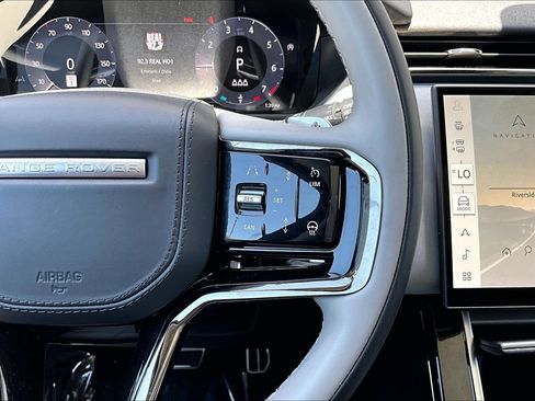 Certified 2025 Land Rover Range Rover Velar Dynamic SE AWD/4WD image 18