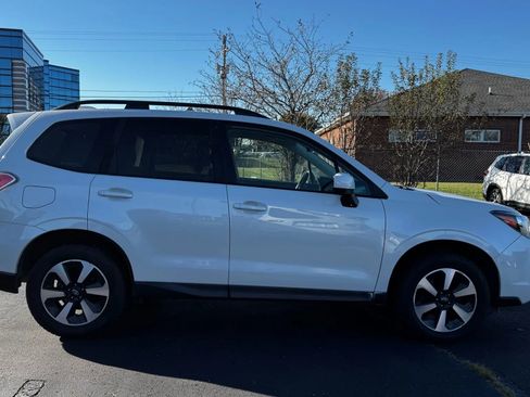 Used 2017 Subaru Forester 2.5i Premium w/ All-Weather Package image 4