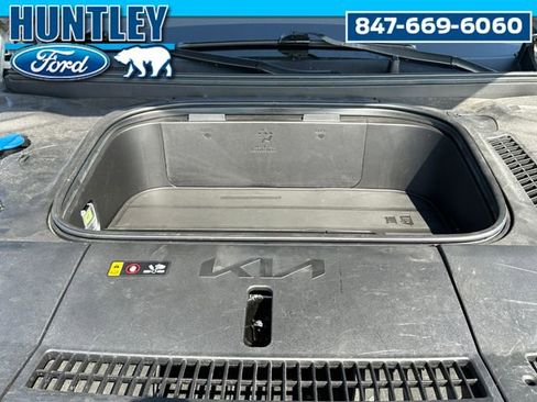 Used 2024 Kia EV9 Land image 10