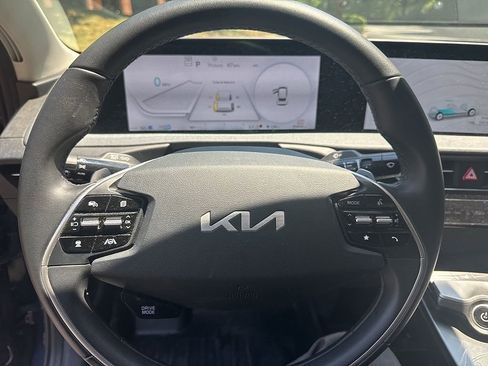 Used 2024 Kia EV6 Light RWD image 17