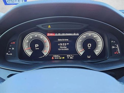 Used 2024 Audi Q7 3.0T Prestige image 11