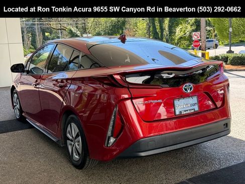 Used 2017 Toyota Prius Prime Premium w/ Preferred Accessory Package FWD image 5