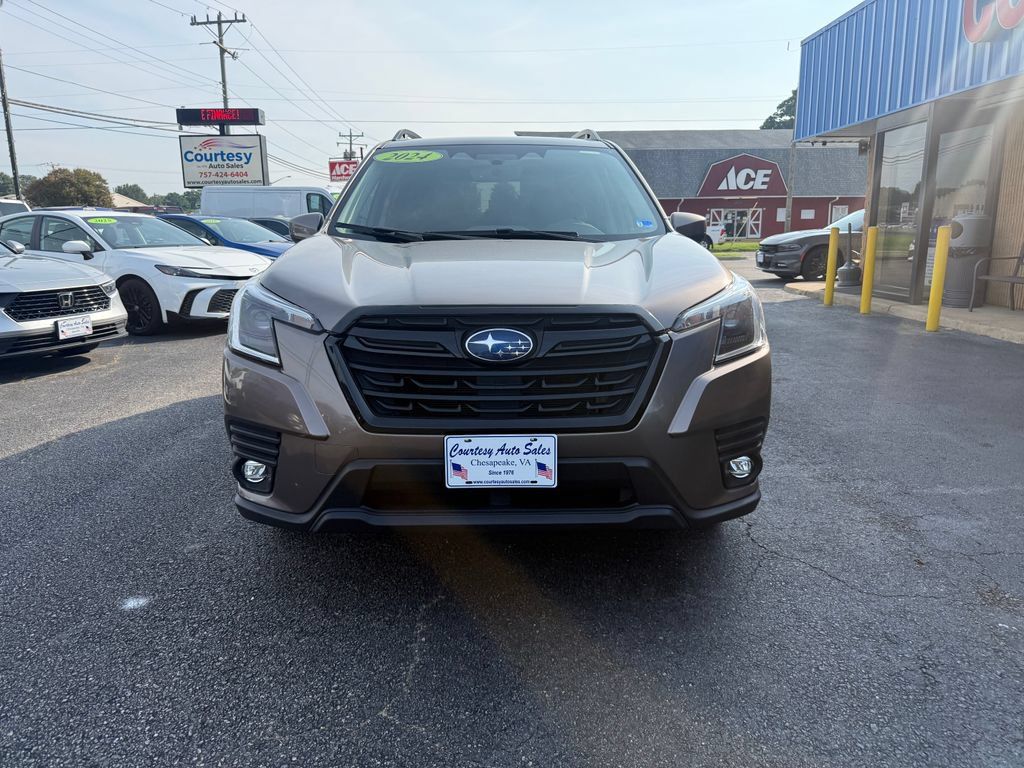 Used 2024 Subaru Forester Premium AWD/4WD image 6