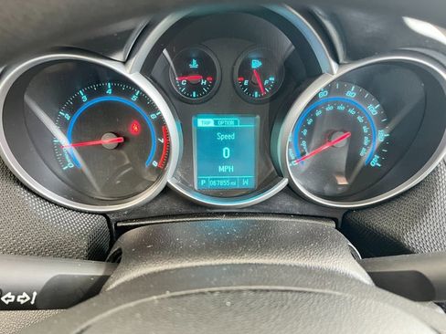 Used 2015 Chevrolet Cruze LT image 20