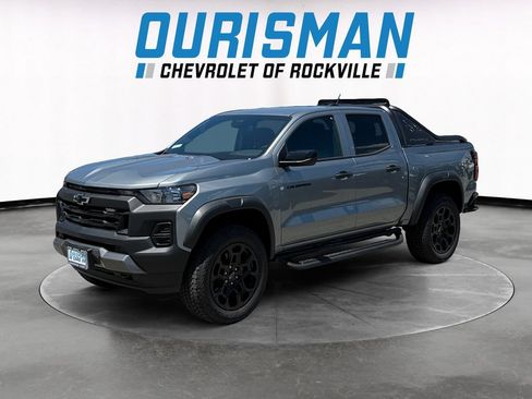 New 2026 Chevrolet Colorado Trail Boss w/ Midnight Edition AWD/4WD image 2