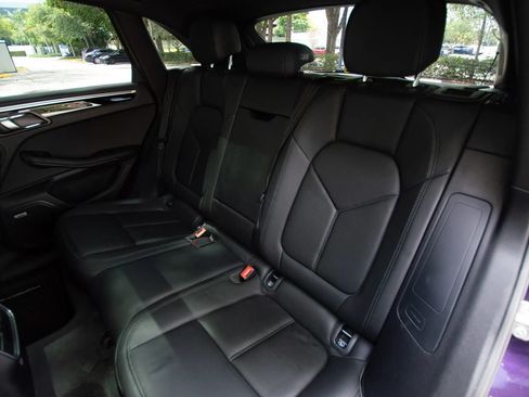Used 2021 Porsche Macan w/ Premium Package Plus AWD/4WD image 63