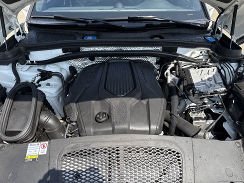 Used 2023 Porsche Macan Turbo AWD/4WD image 14
