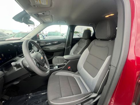 Used 2025 Chevrolet TrailBlazer LT image 36