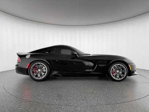 Used 2016 Dodge Viper GTS image 7