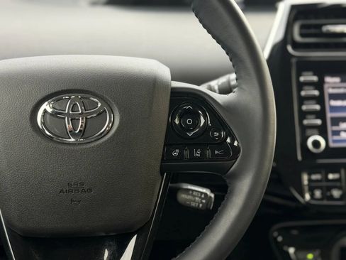 Used 2020 Toyota Prius XLE w/ Preferred Accessory Package image 21