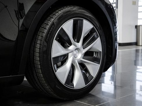 Used 2021 Tesla Model Y Long Range AWD/4WD image 58