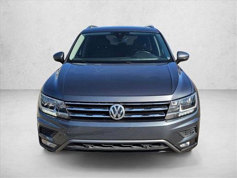 Used 2020 Volkswagen Tiguan SEL FWD image 2
