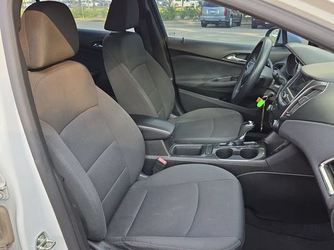 Used 2019 Chevrolet Cruze LT w/ RS Package FWD image 28