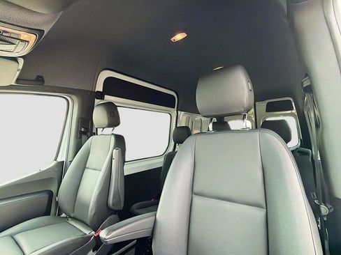 Used 2024 Mercedes-Benz Sprinter 2500 image 20