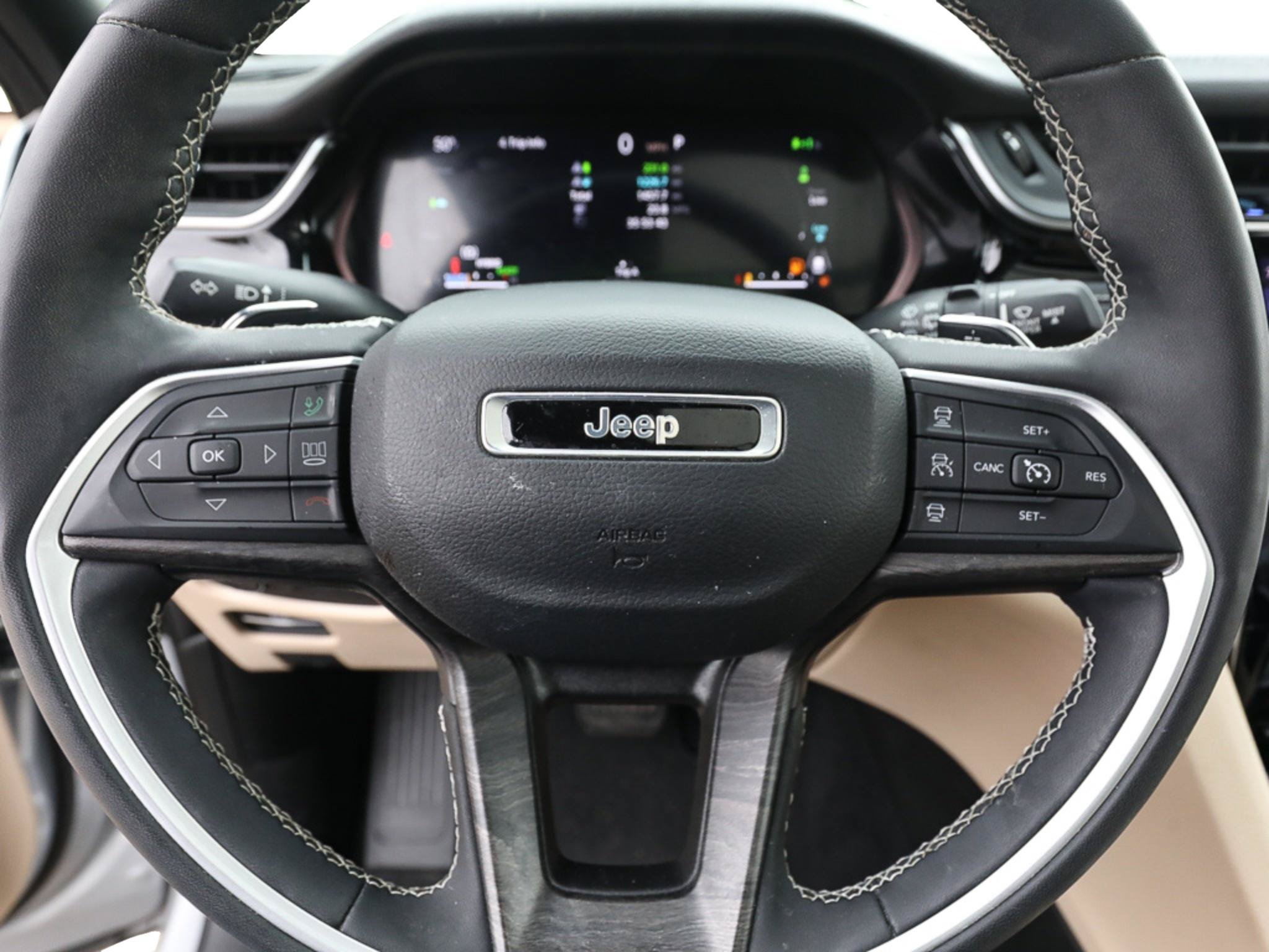 Used 2023 Jeep Grand Cherokee 4WD 4xe image 15