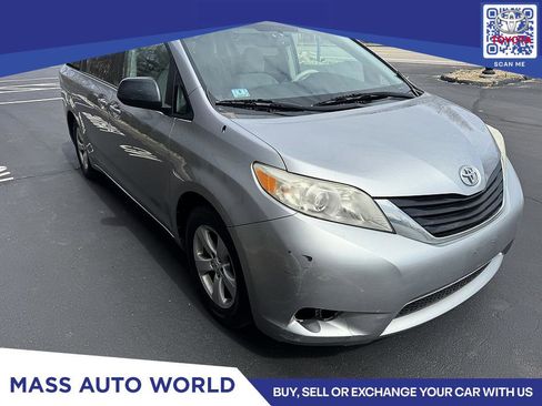 Used 2011 Toyota Sienna LE w/ Towing Pkg FWD image 5
