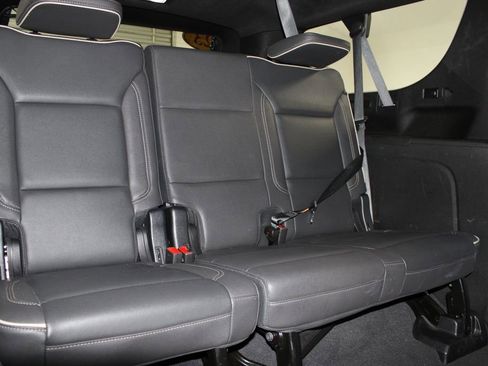 Used 2023 Chevrolet Suburban Premier image 35