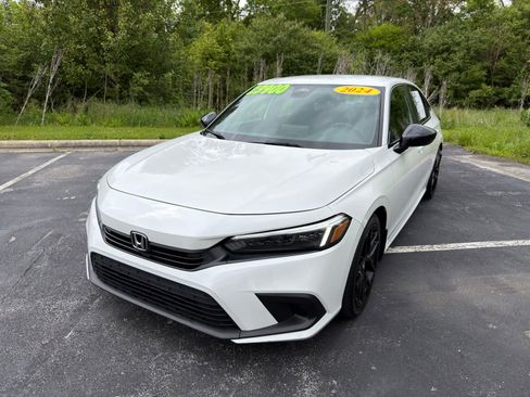 Used 2024 Honda Civic Sport image 2
