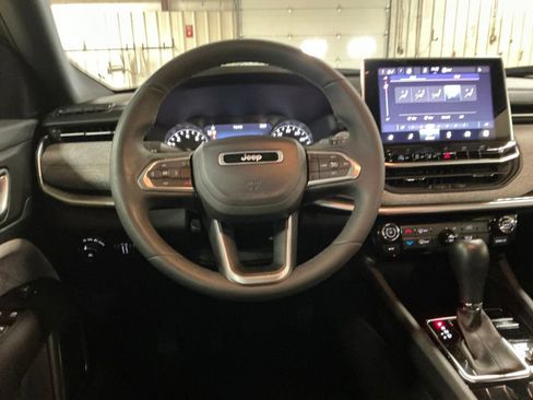 Certified 2023 Jeep Compass Latitude image 16