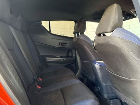 Used 2020 Toyota C-HR XLE FWD image 18