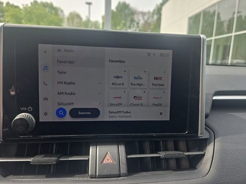 Used 2025 Toyota RAV4 XLE w/ Convenience Package image 4