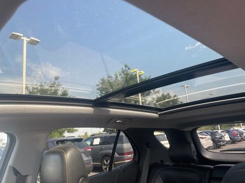 Used 2020 Chevrolet Equinox Premier AWD/4WD image 11