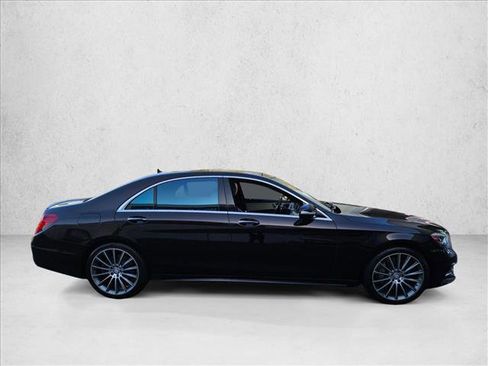 Used 2017 Mercedes-Benz S 550 Sedan image 4