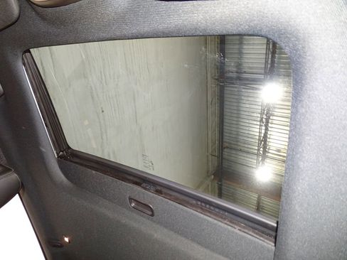 Used 2021 Jeep Grand Cherokee Limited image 11