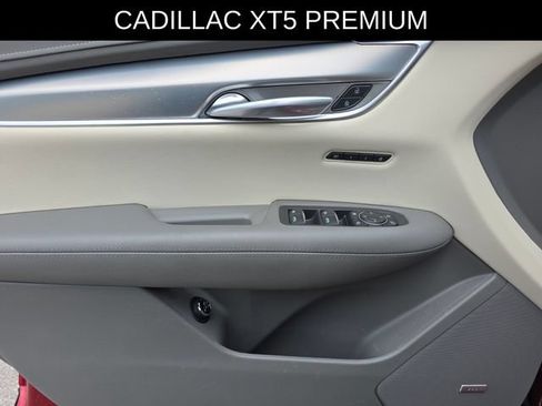 Used 2021 Cadillac XT5 Premium Luxury FWD image 25