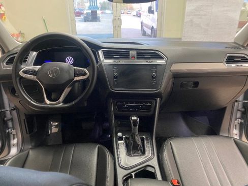 Used 2022 Volkswagen Tiguan SE image 31