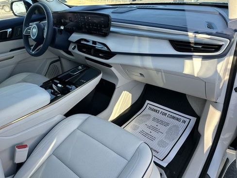 Used 2025 Buick Enclave Avenir w/ Trailering Package, 5000 lbs. image 30