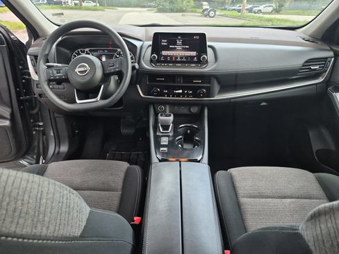 Used 2023 Nissan Rogue SV FWD image 10