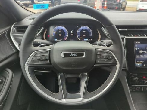 Used 2023 Jeep Grand Cherokee L Altitude image 18