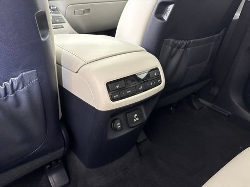 Used 2022 Hyundai Palisade SEL w/ 8P Bench Seat Package FWD image 27