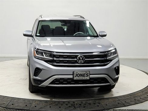 Used 2021 Volkswagen Atlas SE image 2