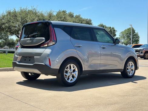 Used 2023 Kia Soul LX w/ Option Group 015 image 2