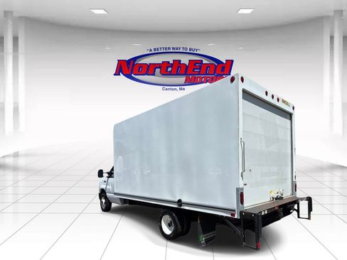 Used 2024 Ford E-350 and Econoline 350 Super Duty w/ Power Windows & Locks Group RWD image 5