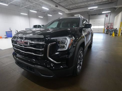 Used 2025 GMC Terrain Elevation w/ Elevation Premium Package AWD/4WD image 12