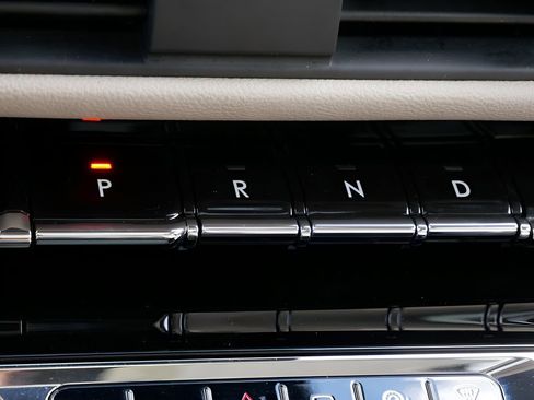 Used 2025 Lincoln Corsair Grand Touring w/ Equipment Group 302A AWD/4WD image 23