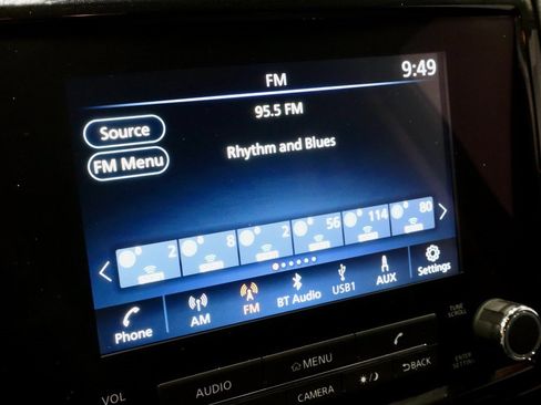 Certified 2024 Nissan Frontier SV w/ Technology Package image 3